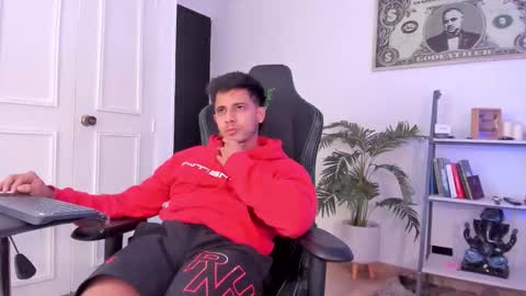 Snapshot of ashton_coleman_ chatting on October 17, 12:36 am my name real is camilo online show from October 17, 12:36 am