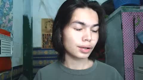 asian_babyboi online show from May 3, 12:41 pm