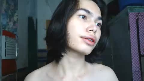 asian_babyboi online show from May 11, 4:48 pm