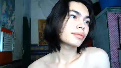 asian_babyboi online show from May 8, 7:20 am