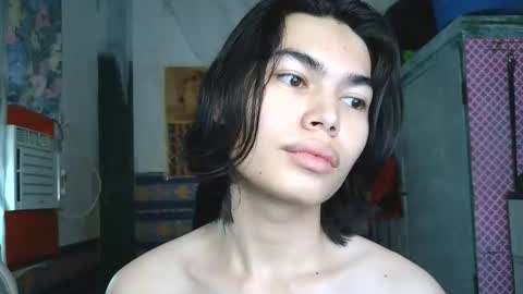 asian_babyboi online show from May 7, 7:08 am