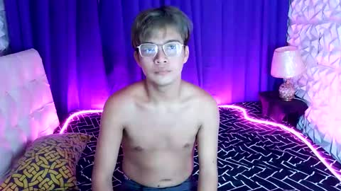 asian_blakefoster online show from June 2, 2:23 am