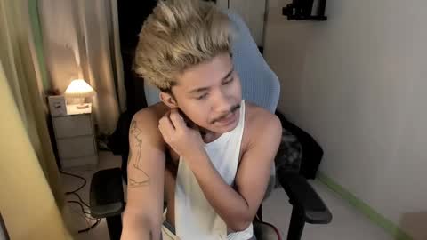 Snapshot of asian_cumsawyer chatting on January 3, 4:00 am bigload CUM take me private show or passwordshow online show from January 3, 4:00 am