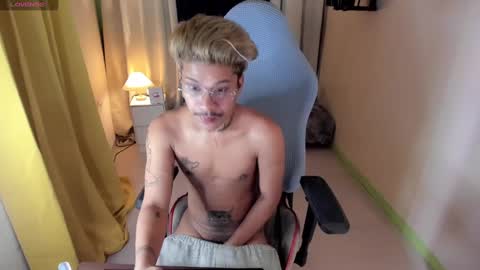 Snapshot of asian_cumsawyer chatting on December 29, 3:11 am bigload CUM take me private show or passwordshow online show from December 29, 3:11 am