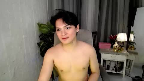 asian_handsomexx online show from March 26, 11:03 am