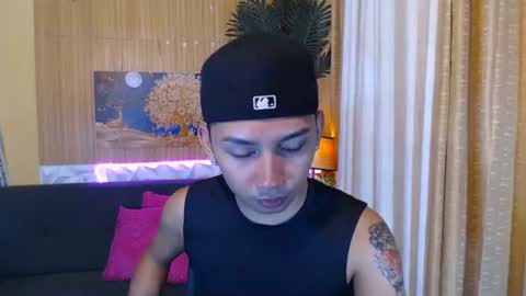 asian_hugedickx online show from February 9, 10:09 am