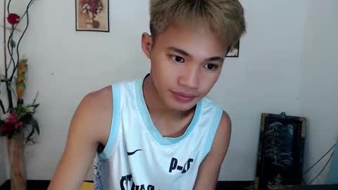 Snapshot of asian_lover05 chatting on September 9, 5:12 pm asian_lover05 online show from September 9, 5:12 pm