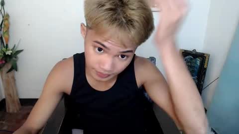 Snapshot of asian_lover05 chatting on September 22, 5:34 pm asian_lover05 online show from September 22, 5:34 pm