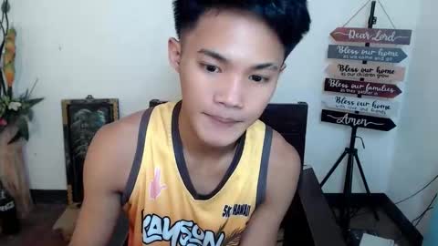 Snapshot of asian_lover05 chatting on October 9, 3:39 pm asian_lover05 online show from October 9, 3:39 pm
