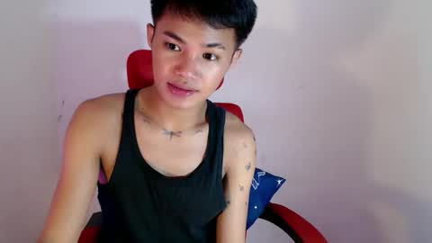 asian_lover05 online show from May 14, 8:29 pm