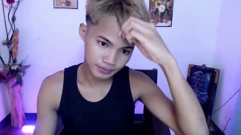 Snapshot of asian_lover05 chatting on September 23, 7:02 pm asian_lover05 online show from September 23, 7:02 pm