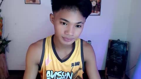 Snapshot of asian_lover05 chatting on October 5, 7:18 pm asian_lover05 online show from October 5, 7:18 pm
