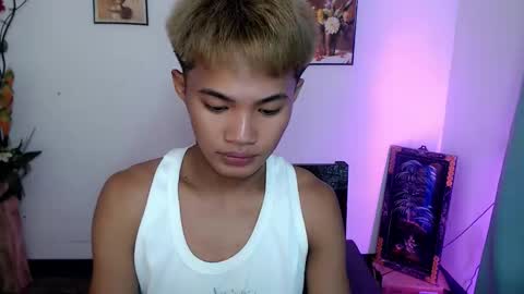 Snapshot of asian_lover05 chatting on September 24, 8:07 pm asian_lover05 online show from September 24, 8:07 pm