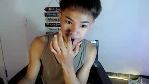 asian_lover05 online show from April 4, 6:27 pm