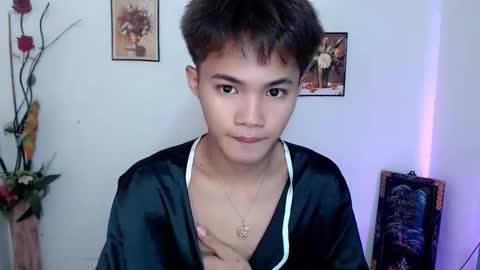 Snapshot of asian_lover05 chatting on September 29, 6:15 pm asian_lover05 online show from September 29, 6:15 pm
