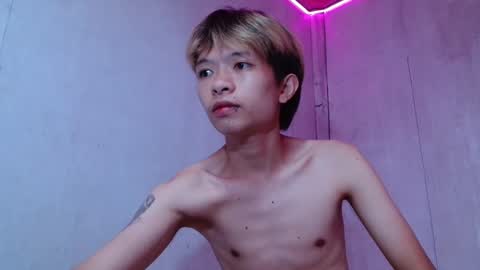 asian_macky online show from April 26, 1:08 pm