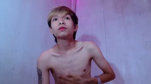 asian_macky online show from April 22, 1:27 pm