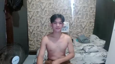 Snapshot of asian_wayne chatting on December 3, 2:23 am wayne online show from December 3, 2:23 am