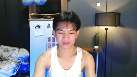 Snapshot of asian_wayne chatting on January 21, 4:33 am wayne online show from January 21, 4:33 am