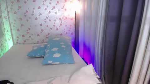 Snapshot of asiansmokeyxx chatting on October 23, 5:38 pm prince online show from October 23, 5:38 pm