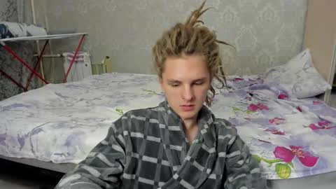 Snapshot of asphalt_surfer chatting on October 19, 10:29 am asphalt surfer online show from October 19, 10:29 am