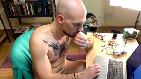 Snapshot of asshunter4k chatting on February 14, 6:19 pm asshunter4k online show from February 14, 6:19 pm