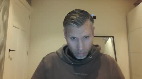 Assmani28 online show from December 14, 11:56 pm