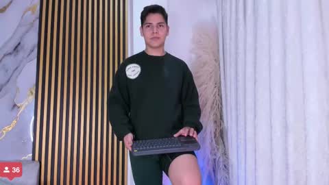 astablack_ online show from November 5, 9:28 pm