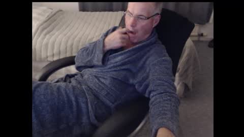 Snapshot of astrajman chatting on October 9, 5:40 pm horny older online show from October 9, 5:40 pm