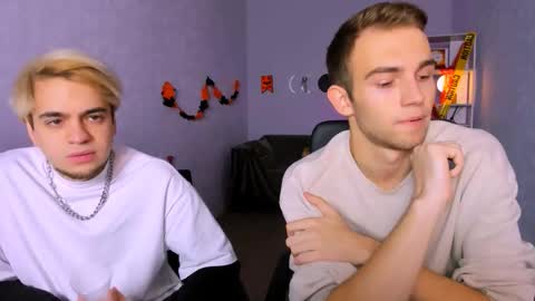 astren online show from October 30, 1:23 pm