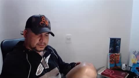 Snapshot of astton_nick chatting on December 17, 4:01 am Nick Astton online show from December 17, 4:01 am