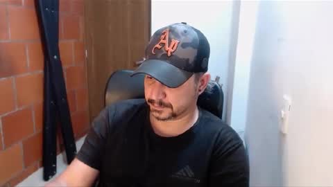 Snapshot of astton_nick chatting on February 18, 3:21 am Nick Astton online show from February 18, 3:21 am