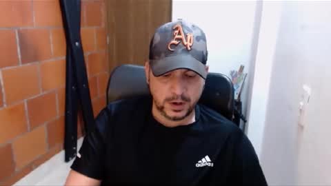 Snapshot of astton_nick chatting on February 28, 4:32 am Nick Astton online show from February 28, 4:32 am