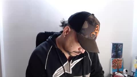 Snapshot of astton_nick chatting on December 13, 9:36 am Nick Astton online show from December 13, 9:36 am