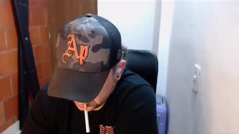 Snapshot of astton_nick chatting on February 20, 4:28 am Nick Astton online show from February 20, 4:28 am