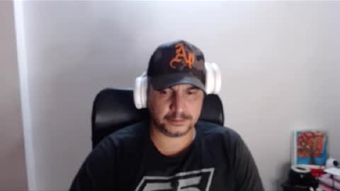 Snapshot of astton_nick chatting on December 5, 3:37 am Nick Astton online show from December 5, 3:37 am