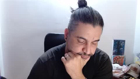 Snapshot of astton_nick chatting on December 29, 12:20 am Nick Astton online show from December 29, 12:20 am