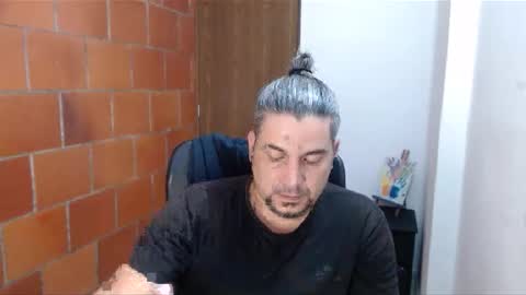 Snapshot of astton_nick chatting on January 10, 3:07 am Nick Astton online show from January 10, 3:07 am