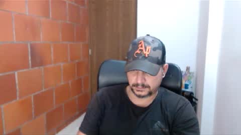 Snapshot of astton_nick chatting on January 4, 3:29 am Nick Astton online show from January 4, 3:29 am