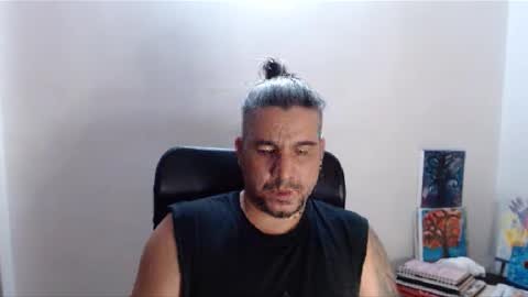 Snapshot of astton_nick chatting on December 20, 3:58 am Nick Astton online show from December 20, 3:58 am