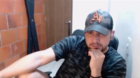 Snapshot of astton_nick chatting on February 25, 2:47 am Nick Astton online show from February 25, 2:47 am