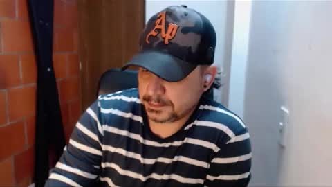 Snapshot of astton_nick chatting on February 6, 3:06 am Nick Astton online show from February 6, 3:06 am