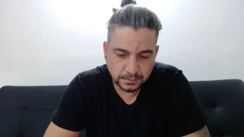 Snapshot of astton_nick chatting on December 22, 12:50 am Nick Astton online show from December 22, 12:50 am