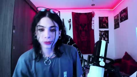 Snapshot of atheneoo_ chatting on October 14, 6:42 am athenauwu online show from October 14, 6:42 am