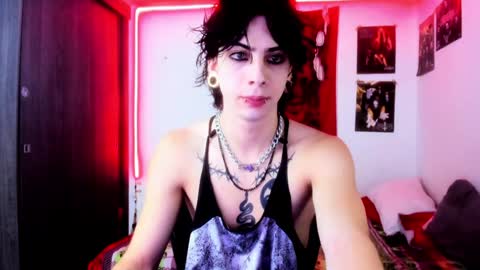 Snapshot of atheneoo_ chatting on December 13, 7:04 am athenauwu online show from December 13, 7:04 am