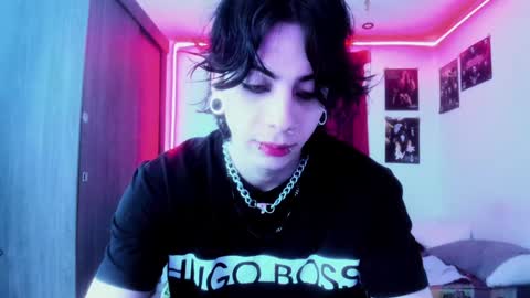 Snapshot of atheneoo_ chatting on December 22, 3:00 am athenauwu online show from December 22, 3:00 am
