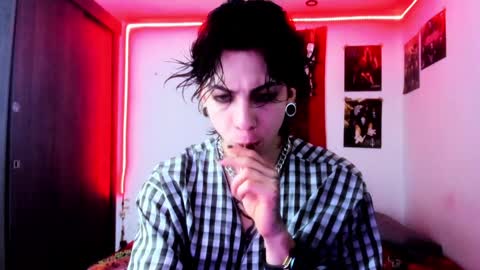 Snapshot of atheneoo_ chatting on December 20, 5:04 am athenauwu online show from December 20, 5:04 am