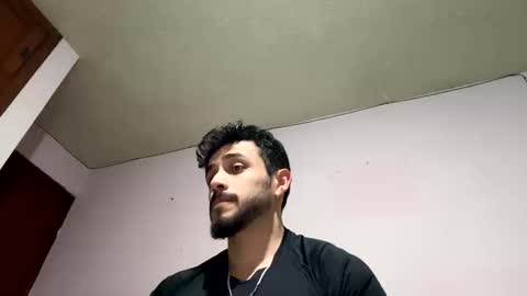 Snapshot of athlete_boy22 chatting on October 15, 1:35 am Atlas online show from October 15, 1:35 am
