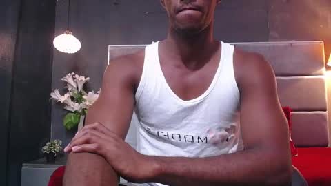 Snapshot of athleticbig_cock chatting on October 5, 1:42 am ATHLETIC COCK online show from October 5, 1:42 am