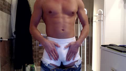 Snapshot of athleticloganx chatting on December 4, 9:13 pm AthleticLoganX online show from December 4, 9:13 pm